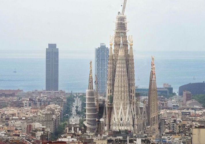 Milljónir ferðamanna heimsækja Sagrada Familia í Barcelona á hverju ári.  