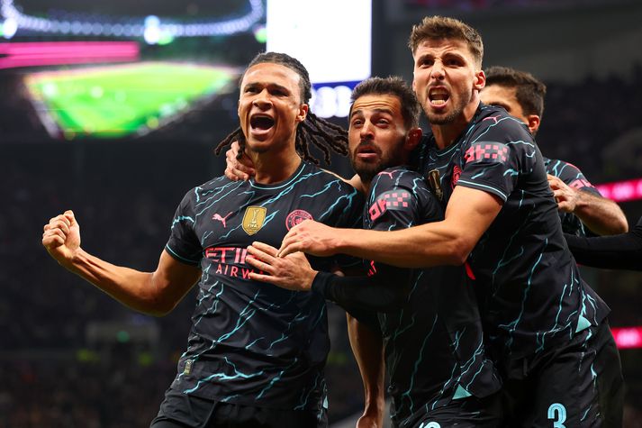 Nathan Ake skoraði mark Manchester City. Þeirra fyrsta í sex tilraunum á Tottenham-vellinum.