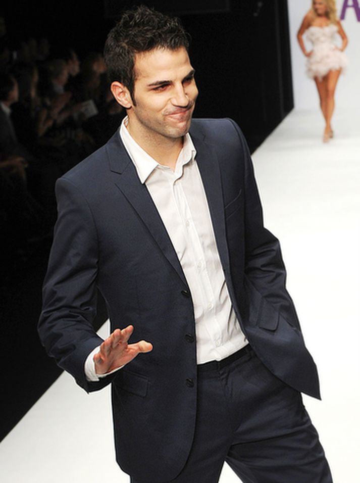 Cesc Fabregas verður næsta örugglega jakkaklæddur á Hull-leiknum á laugardaginn.