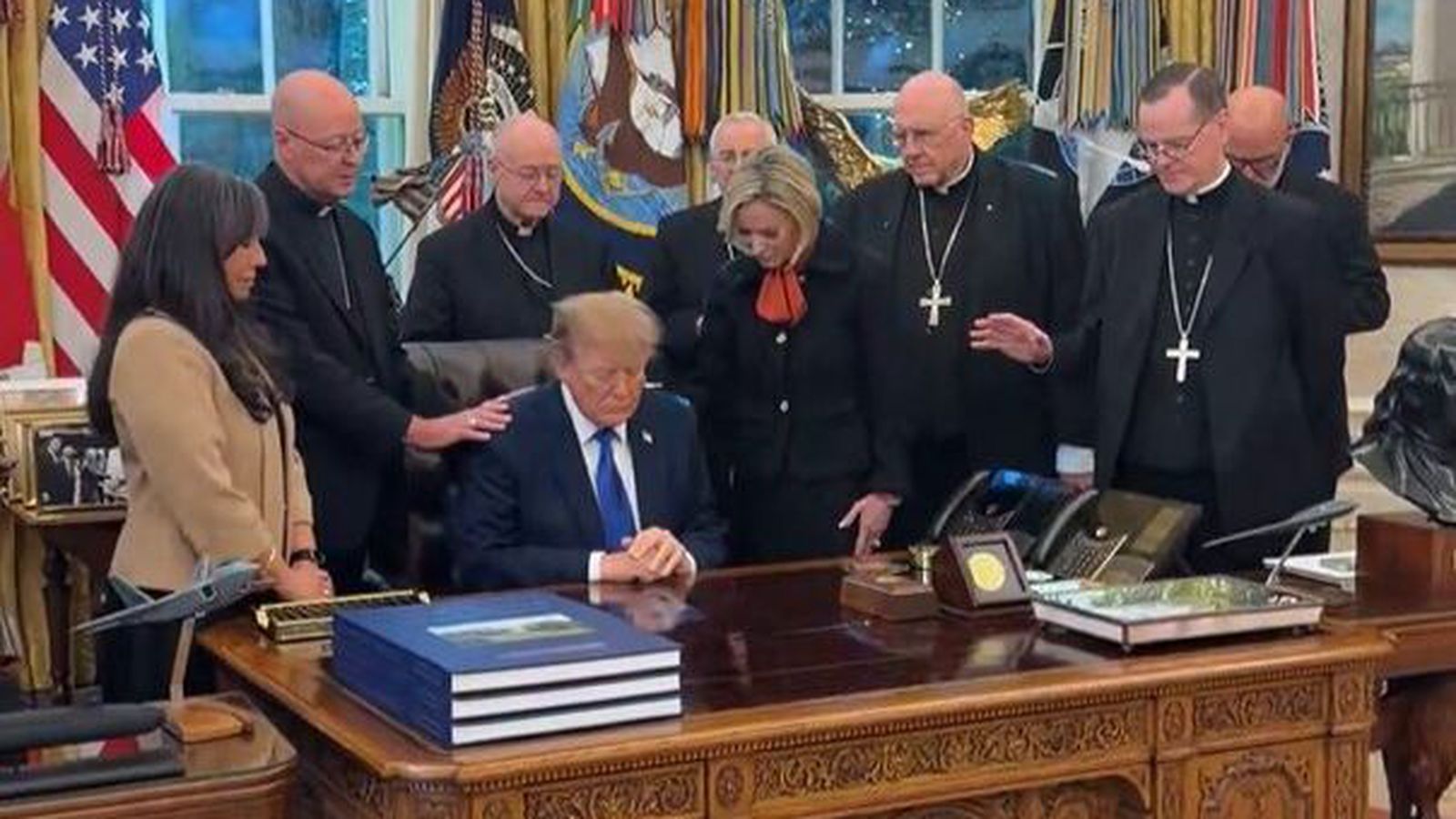 Biskupar sjá eftir bæna­stund með Trump