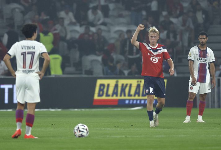Hákon Arnar Haraldsson fagnar marki sínu gegn stjörnunum í Paris Saint-Germain.
