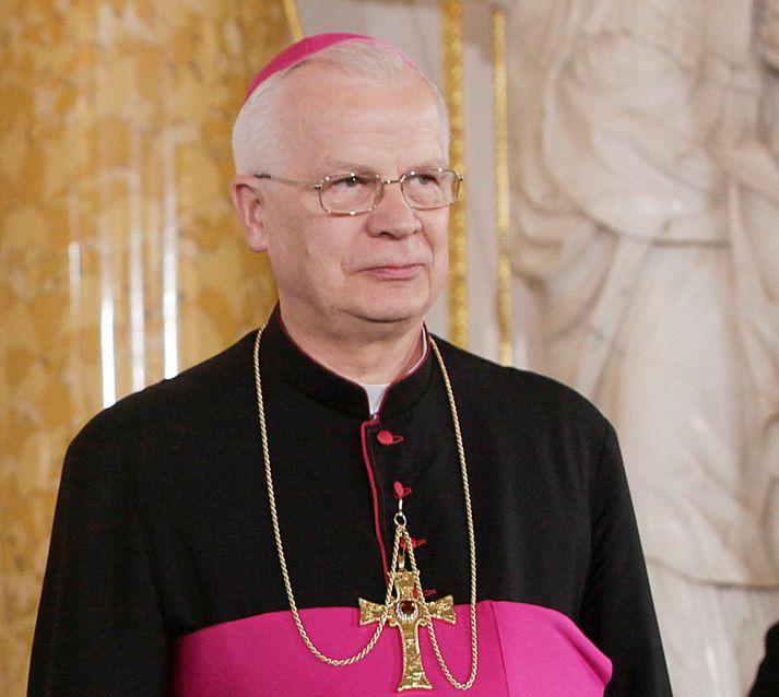 Jozef Michalik erkibiskup.