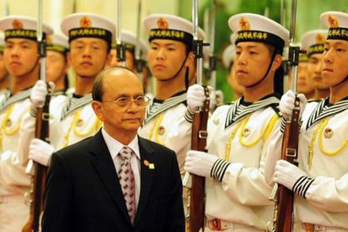 Thein Sein, forseti Búrma, lýsti yfir neyðarástandi í dag.