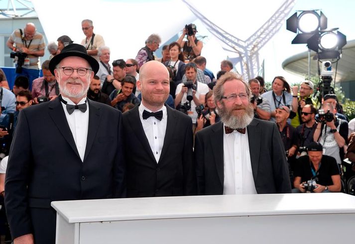 Theódór Júlíusson, Grímur Hákonarson og Sigurður Sigurjónsson á rauða dreglinum í Cannes er myndin var frumsýnd.