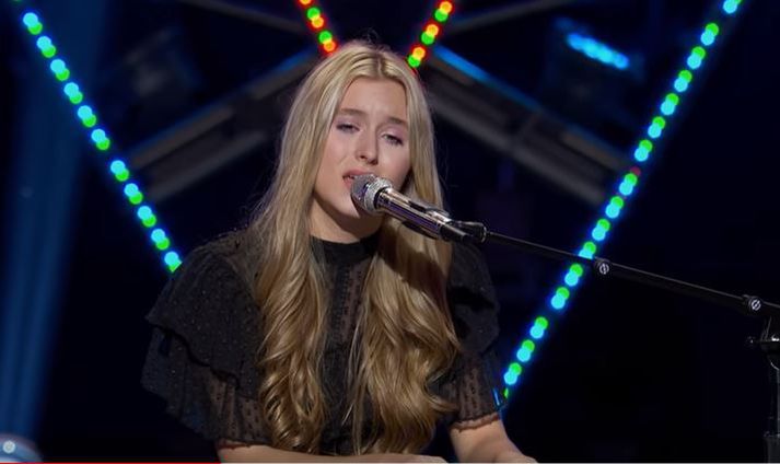 Grace er að slá í gegn í American Idol.