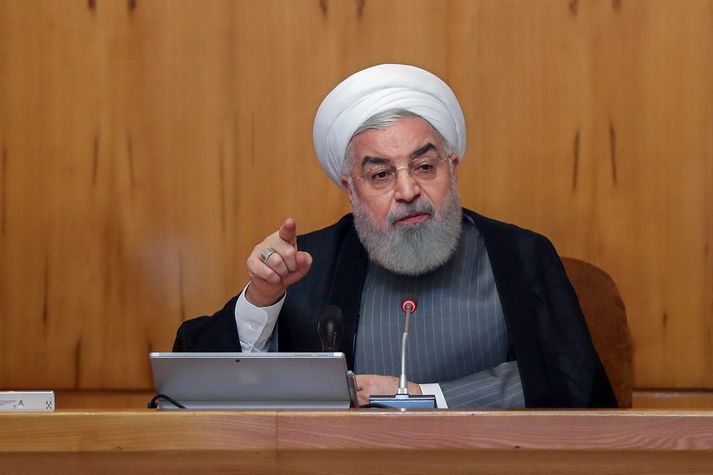 Rouhani, forseti Írans, þrýstir nú á Evrópuríki að verja Íran fyrir viðskiptaþvingunum Bandaríkjastjórnar.