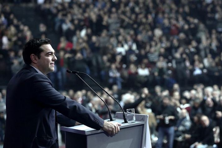 Alexis Tsipras á fjölmennum kosningafundi