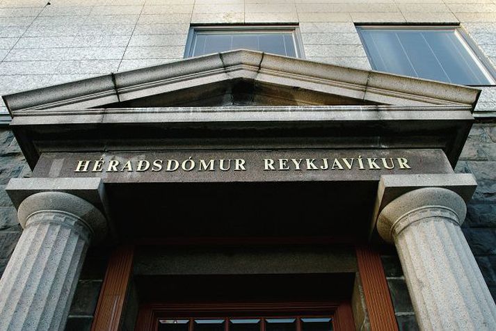 Aðeins tveir hinna ákærðu af sex mættu við þingsetningu kókaínmálsins.