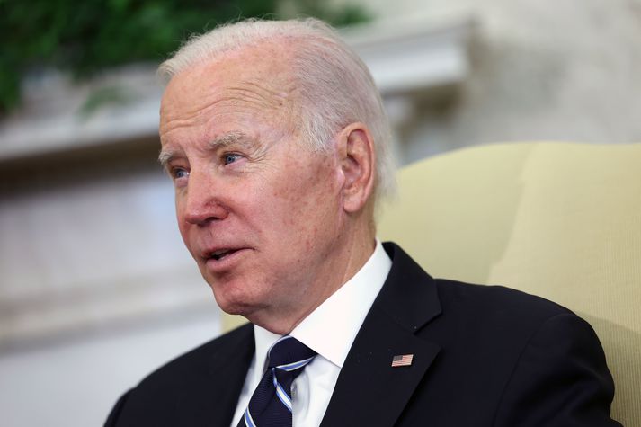 Málið þykir hið vandræðalegasta fyrir Biden en Demókratar höfðu gert harða hríð að Donald Trump fyrrverandi forseta sem einnig sat á skjölum sem hann átti ekki að hafa undir höndum.