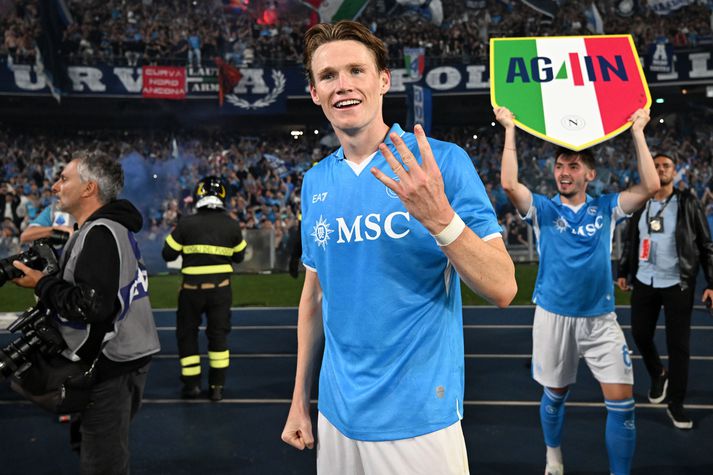 Scott McTominay átti magnað tímabil með Napoli og er nú tilnefndur sem besti knattspyrnumaður heims.
