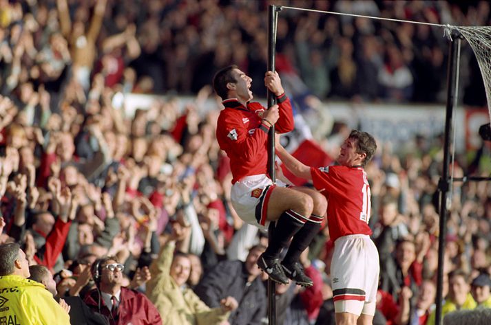 Cantona fagnar marki sínu í endurkomuleiknum gegn Liverpool árið 1995. Manchester United var þá búið að vera án hans í átta mánuði.