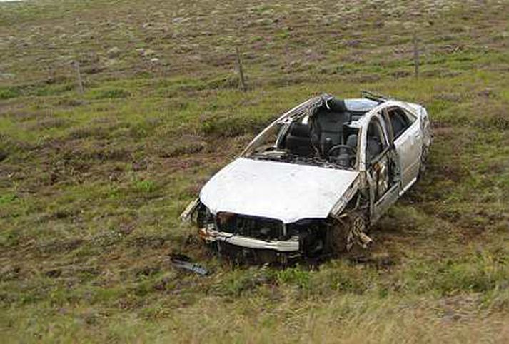 Sýslumaðurinn á Selfossi segir að fólk verði að sýna aðgæslu í umferðinni.