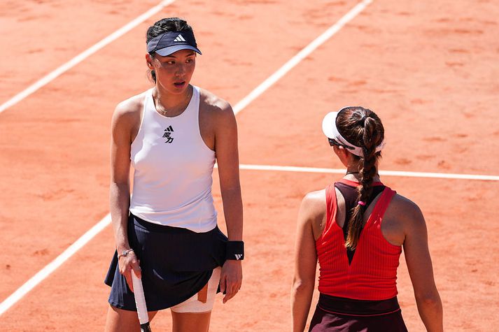 Það andaði köldu á milli Xinyu Wang og Tamara Korpatsch á tennisvellinum í París í dag.