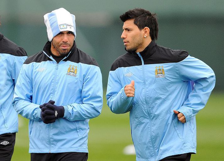 Carlos Tevez gæti spilað með City í dag en Sergio Agüero er þó frá vegna dularfullra meiðsla. Ekki hefur fengist uppgefið hvernig meiðslin komu til.
