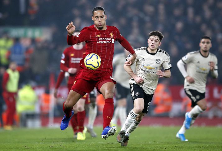 Van Dijk var frábær í hjarta varnarinnar hjá Liverpool í dag.