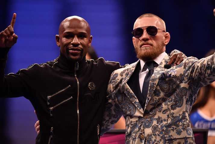 Conor McGregor og Floyd Mayweather fyrir bardaga þeirra í ágúst 2017.