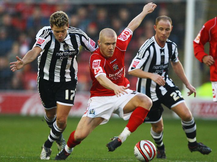 Emil Hallfreðsson í leik með Barnsley.