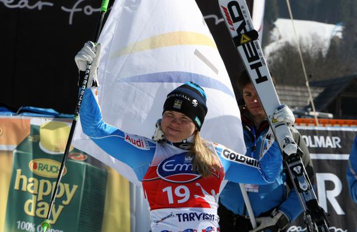Anja Pärson hefur loksins gefist upp eftir erfiða baráttu við meiðsli. Hún skilur við skíðin sátt.