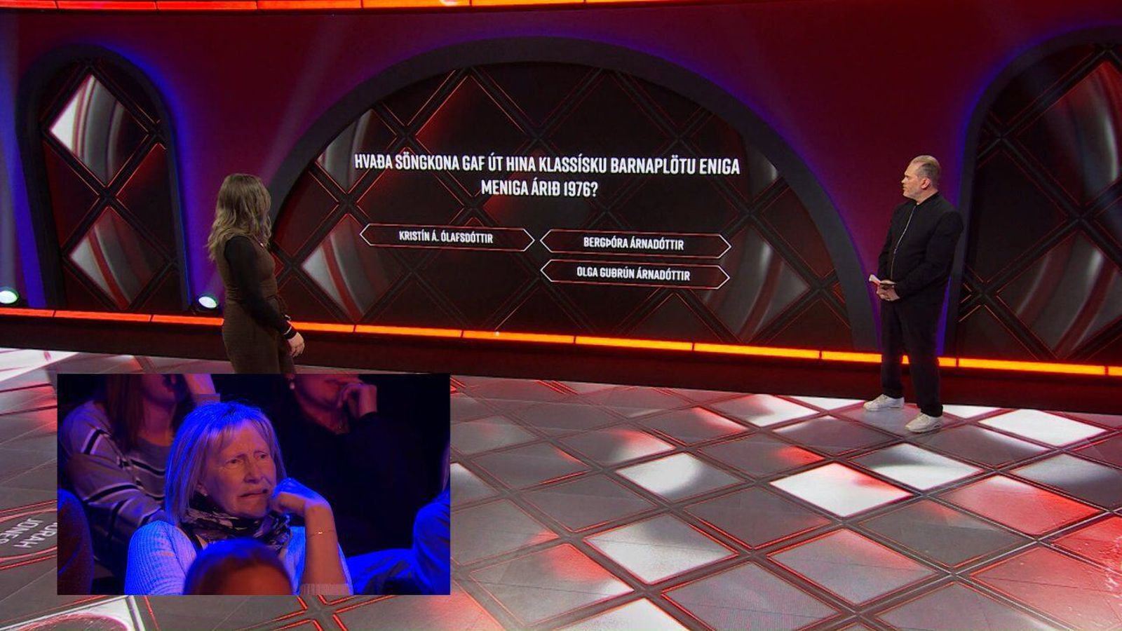 Ó­kunnug kona í salnum lifði sig gríðar­lega inn í þáttinn