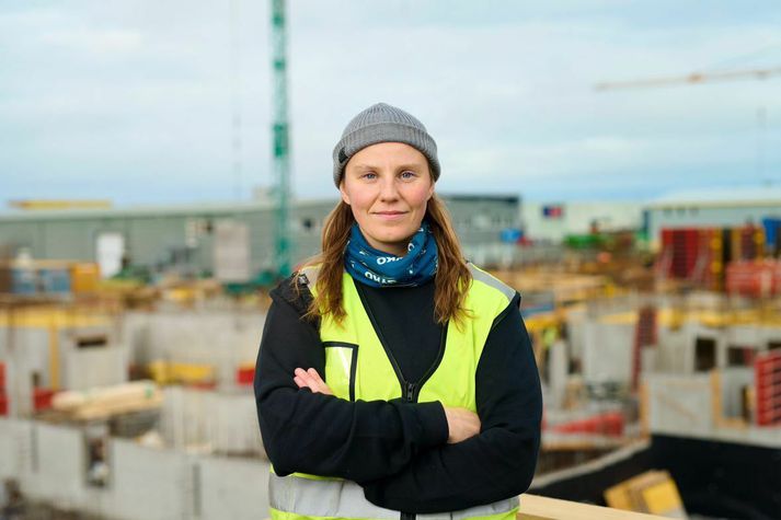 Aníta Björk er pípari og er tilnefnd sem Iðnaðarmaður ársins 2024. Hún er flott fyrirmynd fyrir konur sem vilja mennta sig í einhverri iðn því hún var með hæstu einkunn í sveinsprófinu og við útskrift úr skólanum.