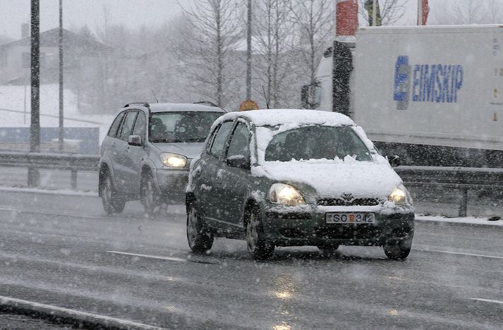 Margir munu leggja land undir fót um páskahelgina.