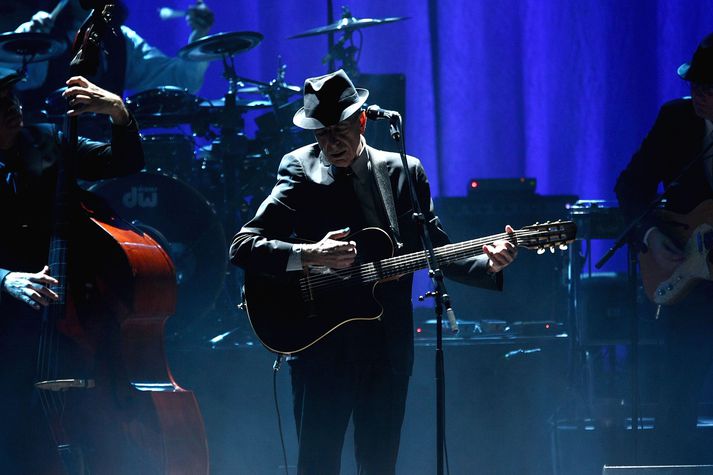 Leonard Cohen á tónleikum árið 2009.