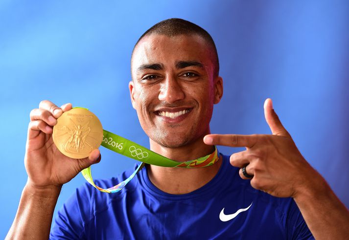 Ashton Eaton með Ólympíugullið sitt.