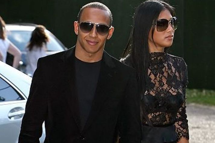 Sundur og saman Nicole Scherzinger og Lewis Hamilton ætla eiga nokkur leynileg stefnumót þegar Formúlu 1-tímabilið er búið.