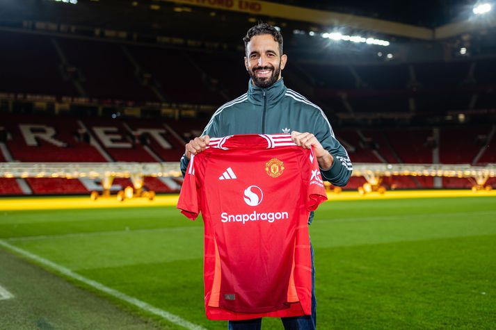 Rúben Amorim er kominn með atvinnuleyfi og því formlega farinn að stýra æfingum Manchester United.