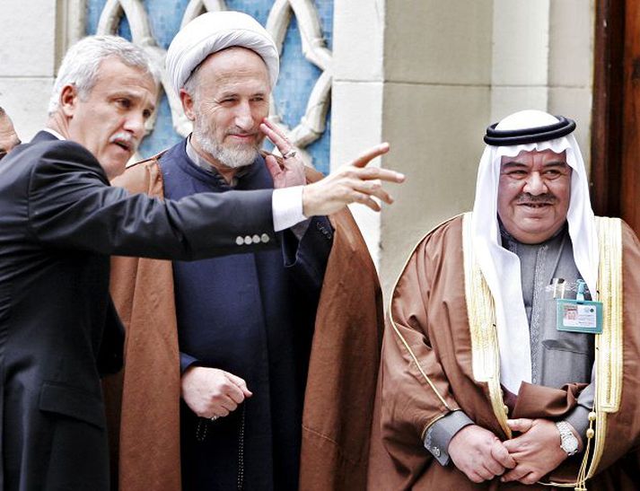 Stungið saman nefjum. Þessir herramenn voru á meðal þeirra sem ræddu málin á ráðstefnunni í Kaíró.