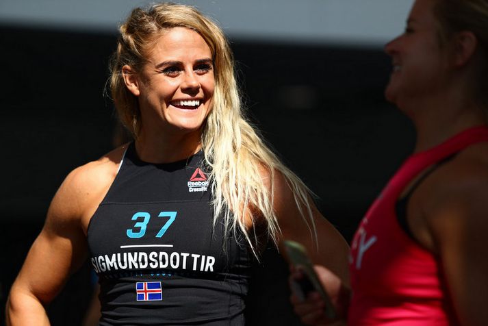 Sara Sigmundsdóttir með bros á vör.