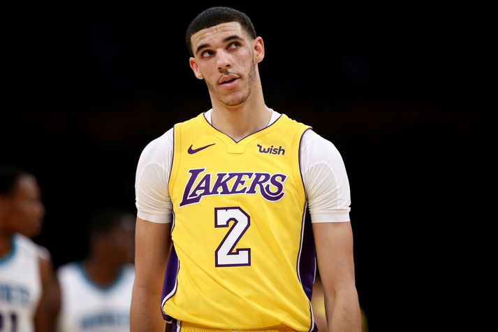 Endurkoma Lonzo Ball í nótt dugði Lakers ekki til.