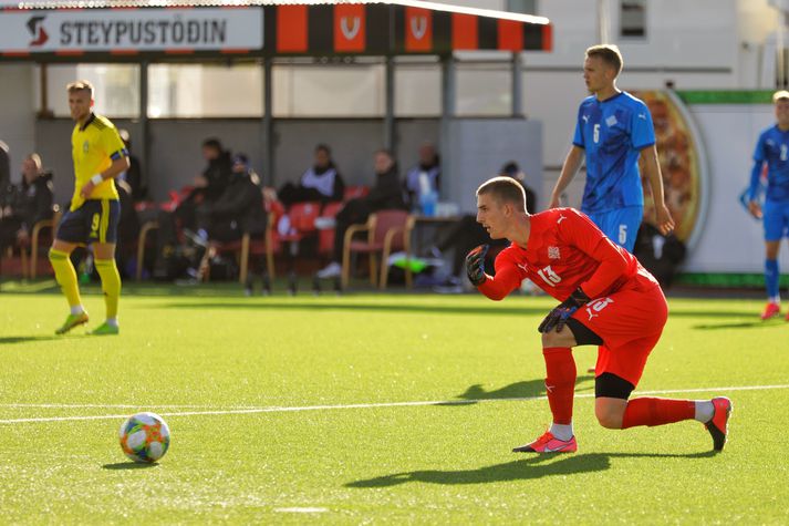 Patrik Gunnarsson í leik með U21 landsliði Íslands gegn Svíþjóð.