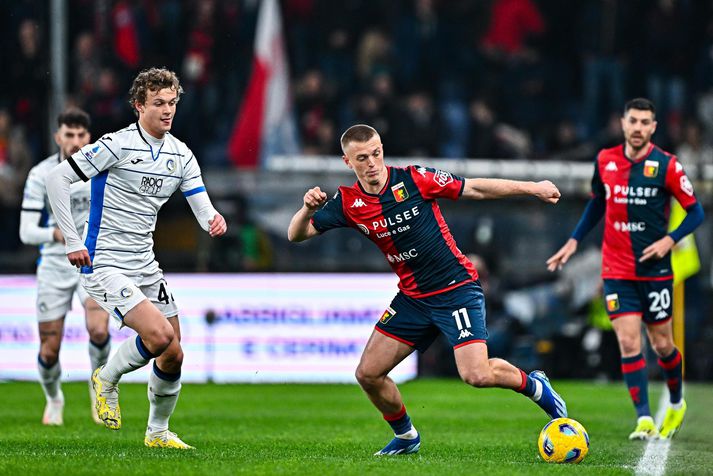 Albert í leik með Genoa en hann hefur skorað níu mörk og gefið tvær stoðsendingar í ítölsku deildinni á tímabilinu.