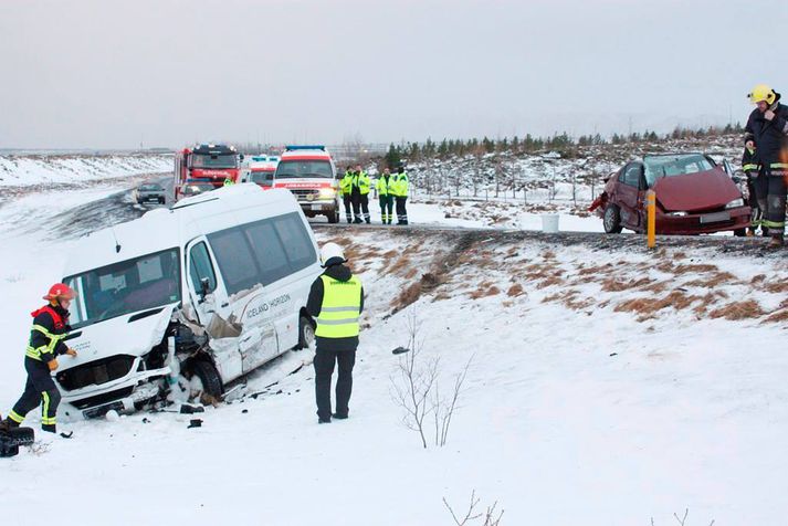 Áreksturinn varð á Biskupstungnabraut, rétt fyrir ofan Borg í Grímsnesi.