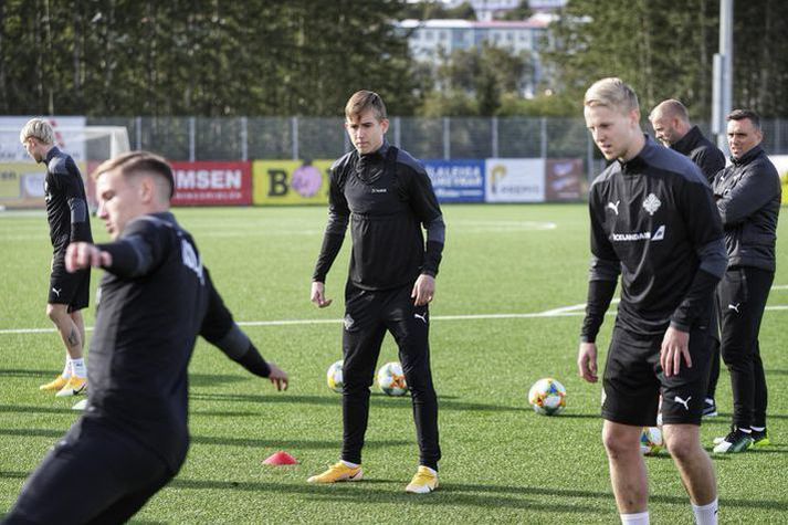 Ísak Bergmann Jóhannesson á æfingu með U-21 árs landsliðinu.