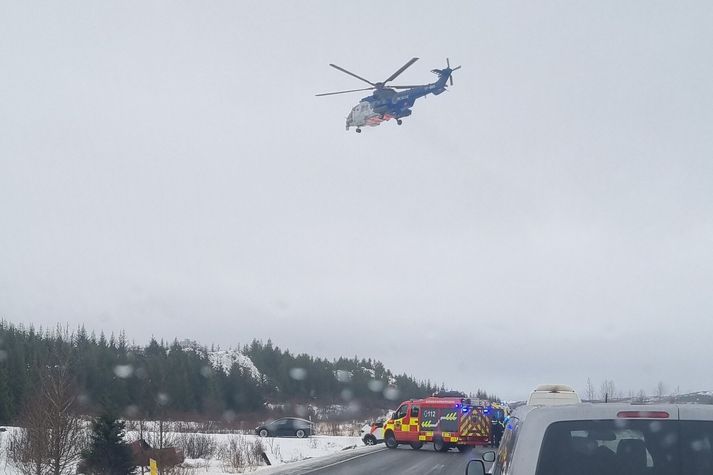 Frá vettvangi á hringveginum nærri Munaðarnesi.