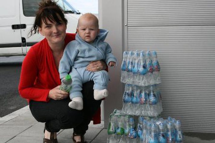 Forðað frá Kókneyslu. Latabæjarvatnið er án sykurs, sætuefna og rotvarnarefna. LazyTown Go Water drykkir eru einnig með lágt sýrustig og fara vel með tennur að sögn Tómasar.