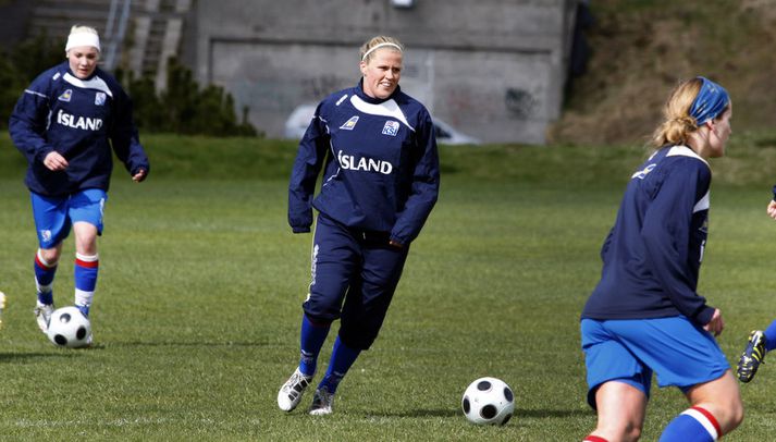 Katrín á æfingu með íslenska landsliðinu.