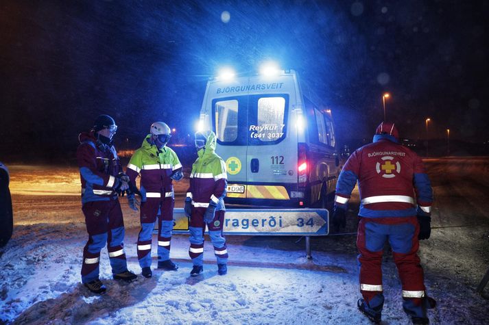 Björgunarsveitarfólk hefur verið við störf á suðvesturhorninu frá því snemma í morgun.