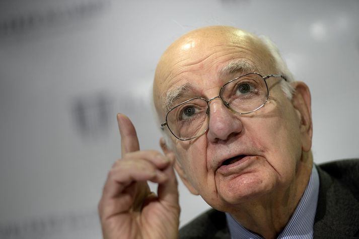 Paul Volcker, hinn 87 ára gamli fyrrverandi seðlabankastjóri Bandaríkjanna, vill breyta eftirliti með fjármálastofnunum.