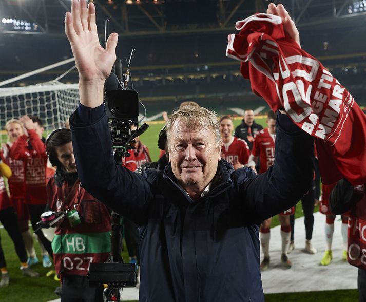 Age Hareide er reynslumikill norskur þjálfari. Hér fagnar hann því að hafa komið Danmörku á EM 2021.