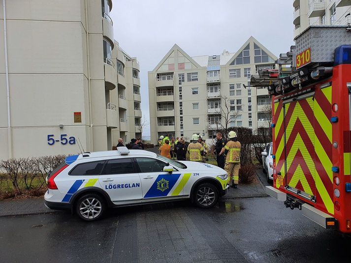 Tilkynningin barst klukkan 10:20.