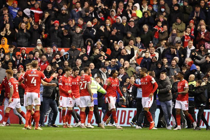 Mikil fagnaðarlæti brutust út þegar Lewis Grabban skoraði sigurmark Nottingham Forest.