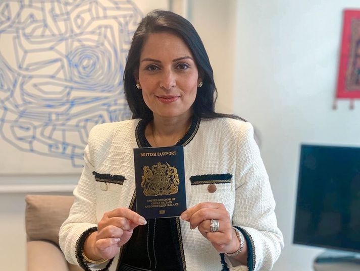 Priti Patel, innanríkisráðherra Bretlands, kynnti vegabréfin í gær.