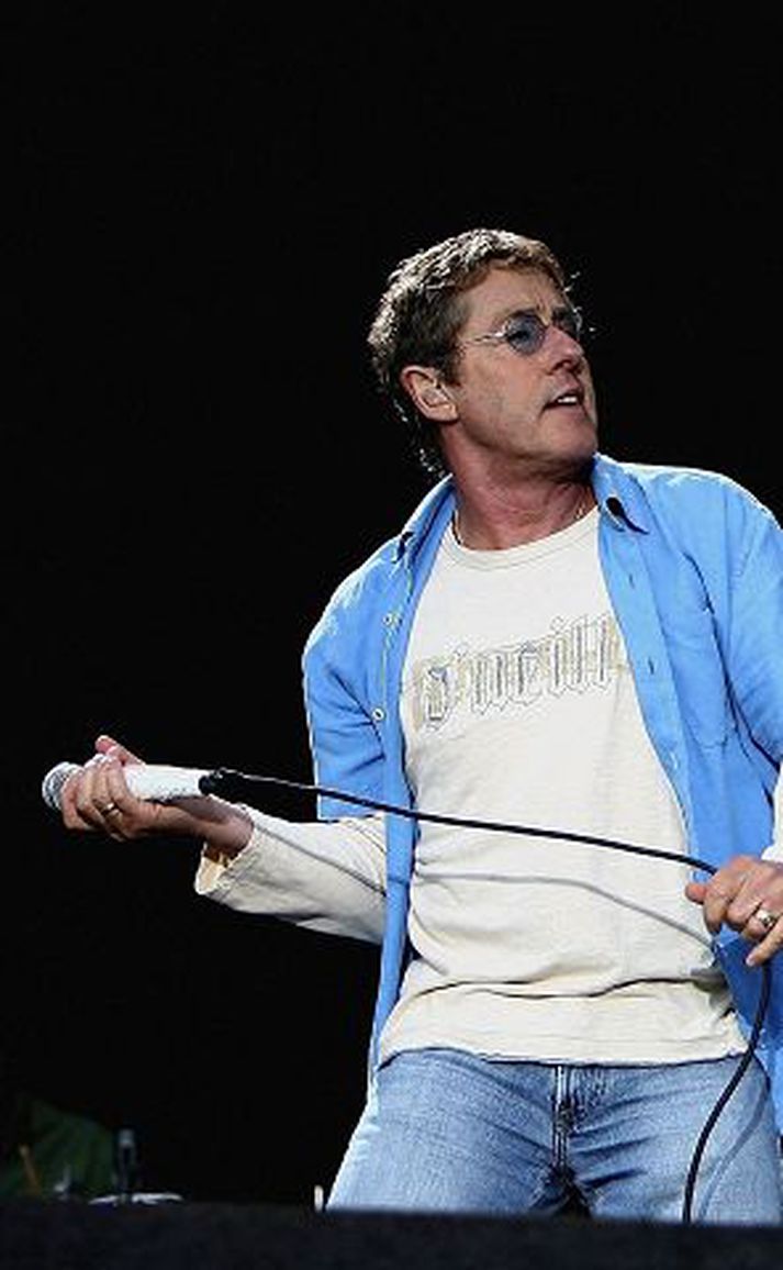 Roger Daltrey söngvari og Pete Townshend gítarleikari eru komnir á fullt aftur með hljómsveitina The Who. Hér sjást þeir á tónleikum á T in the Park-hátíðinni í Bretlandi í sumar. Nýlega kom út fyrsta breiðskífa The Who í 24 ár.