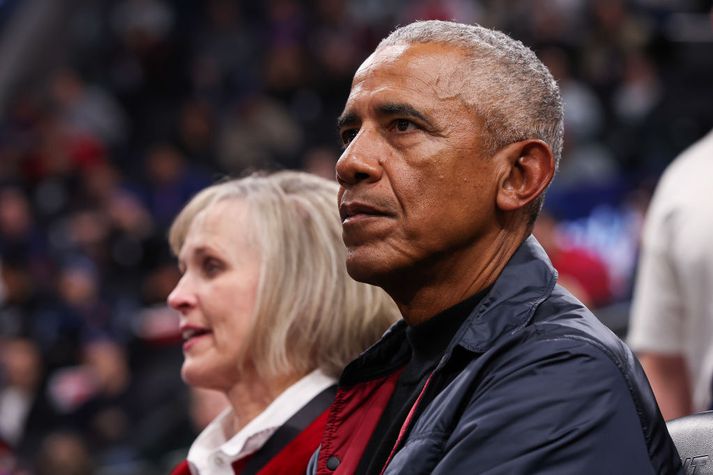 Obama hefur látið fremur lítið fyrir sér fara, þrátt fyrir stórkostlegar pólitískar æfingar Donald Trump.