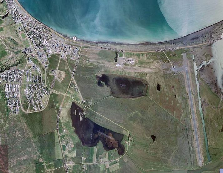 Flugstjóri hjá Mýflugi segir að óbreyttu ekki hægt að treysta á flugbrautina á Alexandersflugvelli við Sauðárkrók á ögurstundu.