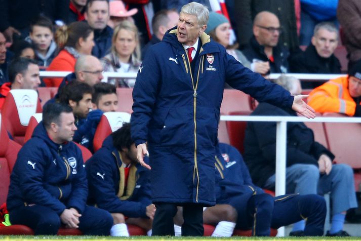 Arsene Wenger var ekkert í alltof góðu skapi í gær.