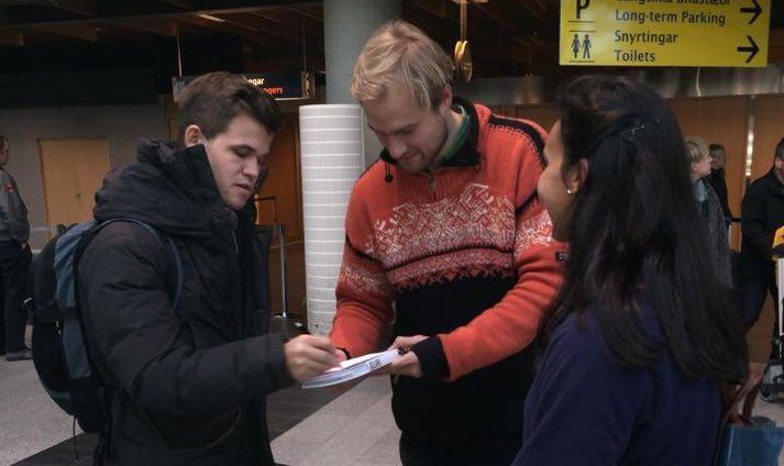 Magnus Carlsen er 24 ára gamall og varð heimsmeistari í skák árið 2013 og 2014.